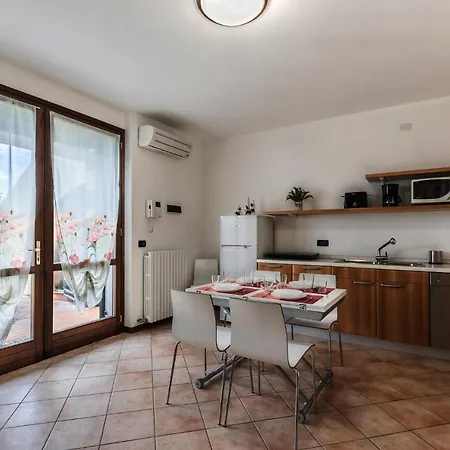 Garden Apartment *