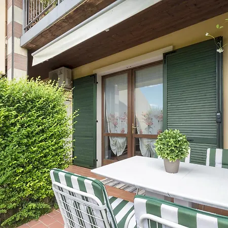 Garden Apartment *