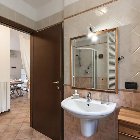 Garden Apartment *