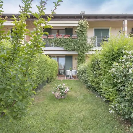 Apartment Garden Costermano